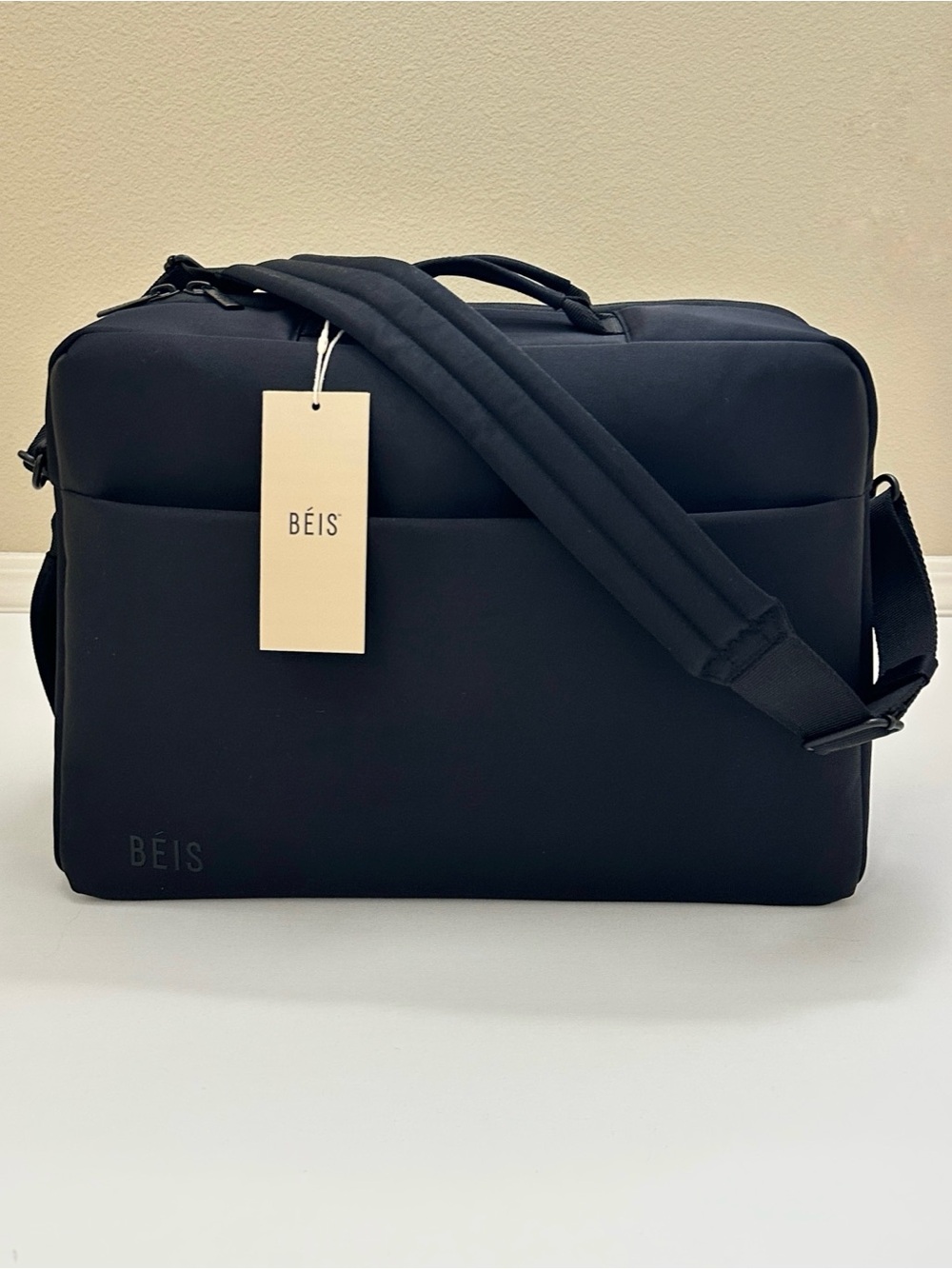 BEIS Black Travel Weekender Vacation Duffle Bag - Picture 9 of 9